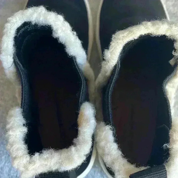 Lucky Brand Kichai Cozy Chelsea Boot in Black Size 8.5 NIB - Picture 4 of 7